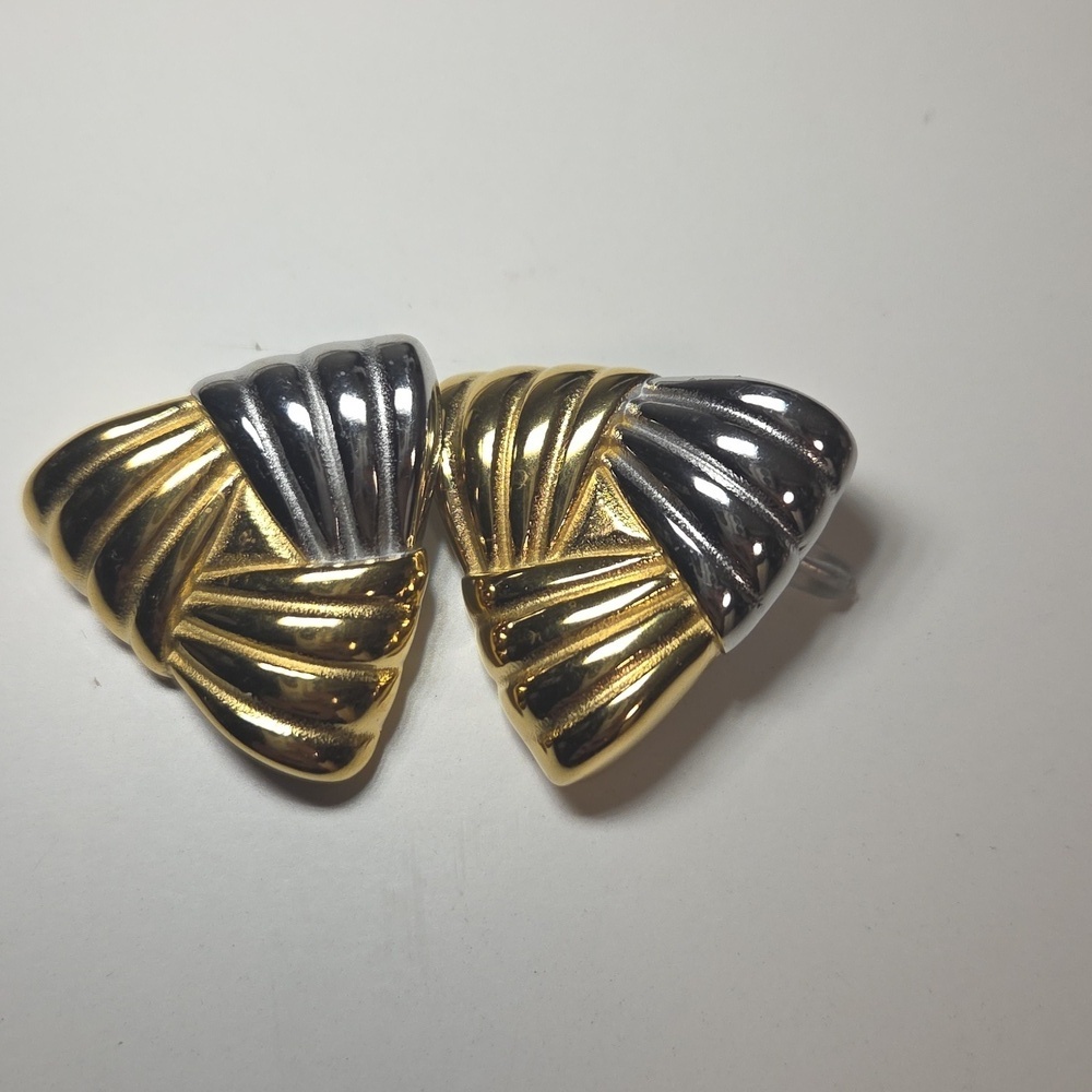 Nwt Non Tarnish Triangle Earrings Heaven Mayhem Inspired - Picture 4 of 6